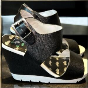 Juicy Couture Black and White Wedges Size 9